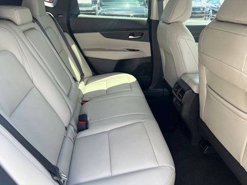 Used 2025 Nissan Murano SV FWD image 9