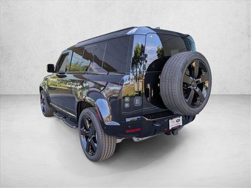 New 2026 Land Rover Defender 110 X-Dynamic SE image 8