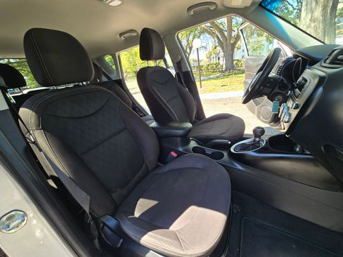 Used 2016 Kia Soul image 11