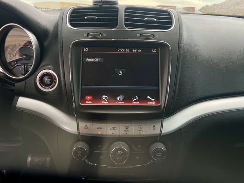Used 2019 Dodge Journey SE w/ Premium Group FWD image 18