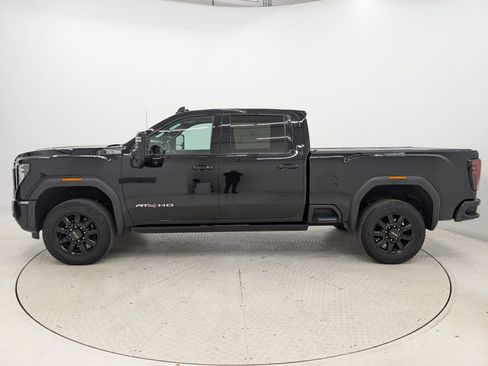 Used 2024 GMC Sierra 2500 AT4 w/ AT4 Premium Plus Package image 2