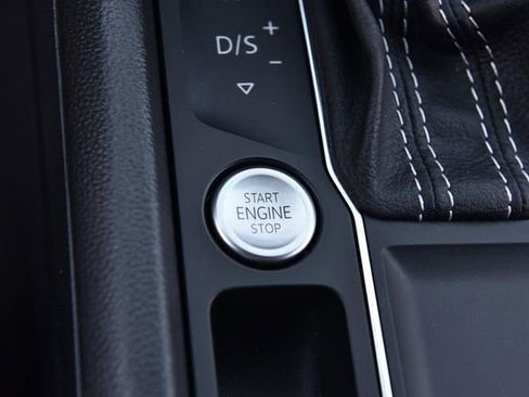 Certified 2023 Volkswagen Atlas Cross Sport SE image 17