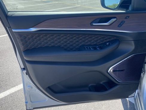 New 2025 Jeep Grand Cherokee Summit image 12