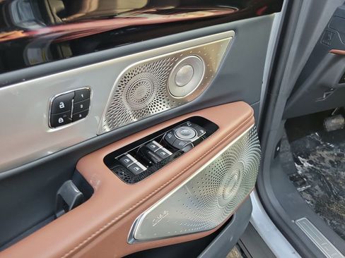 New 2026 Lincoln Nautilus Reserve image 19