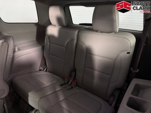Used 2018 GMC Acadia SLT AWD/4WD image 17