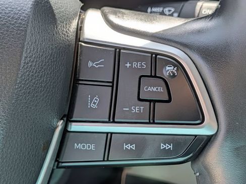 Used 2024 Toyota Highlander Platinum AWD/4WD image 22