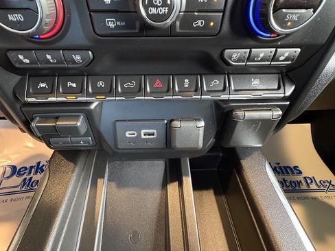 Used 2020 Chevrolet Silverado 1500 High Country AWD/4WD image 22