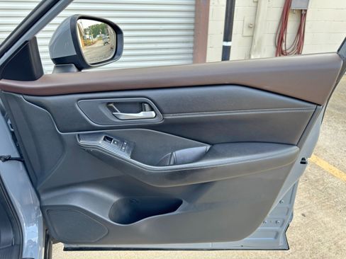 Used 2023 Nissan Rogue SL w/ SL Premium Package FWD image 43