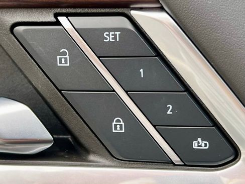 Used 2024 GMC Sierra 1500 Denali Ultimate image 32