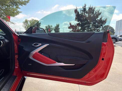 Used 2022 Chevrolet Camaro ZL1 RWD image 17