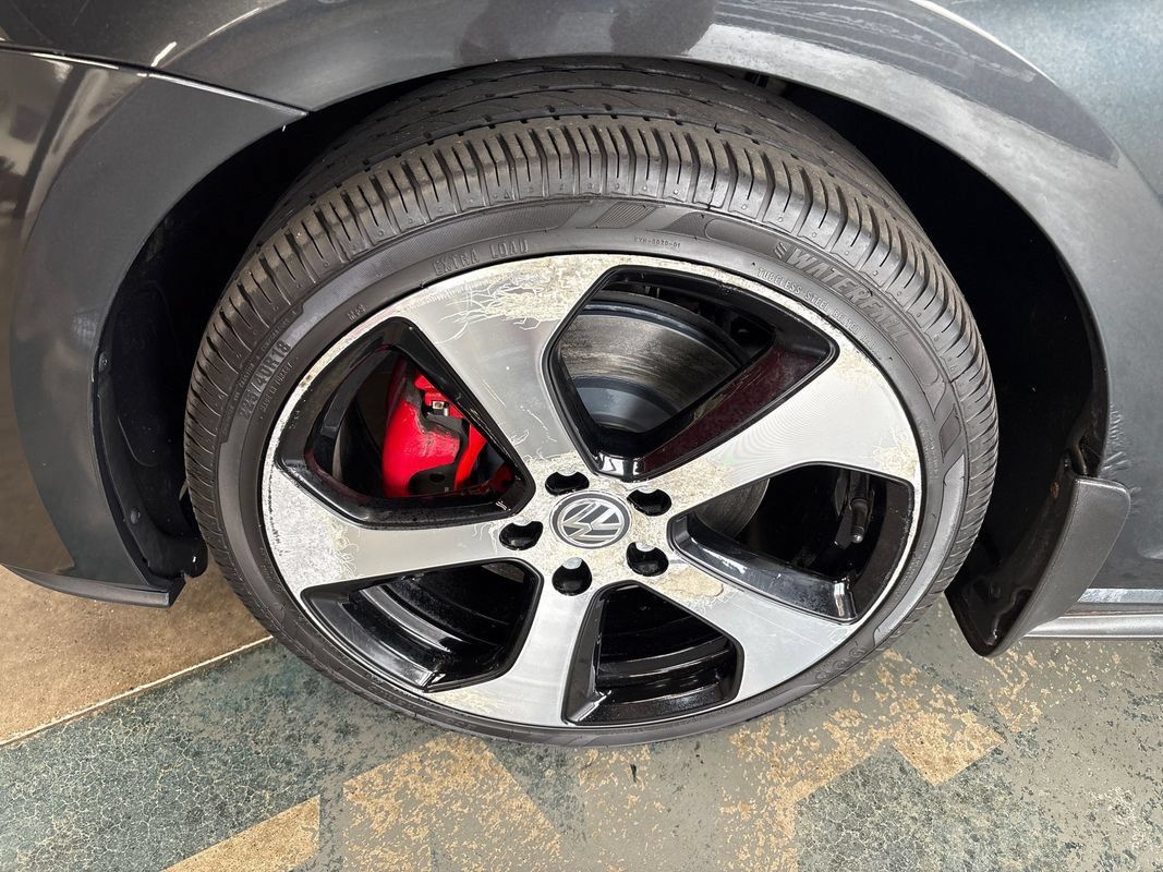 Used 2016 Volkswagen GTI SE w/ Lighting Package (SEL) FWD image 23