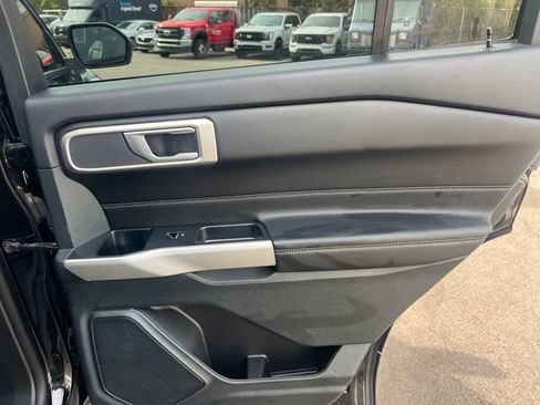 Used 2023 Ford Explorer XLT w/ Equipment Group 202A AWD/4WD image 13