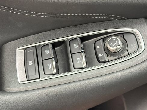 Used 2025 Subaru Outback Limited image 15
