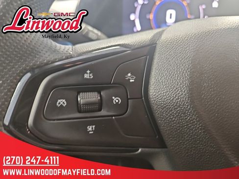 Used 2025 Chevrolet Trax LT FWD image 15