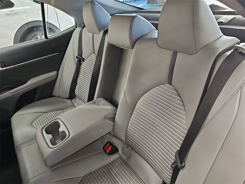 Used 2021 Toyota Camry SE image 13