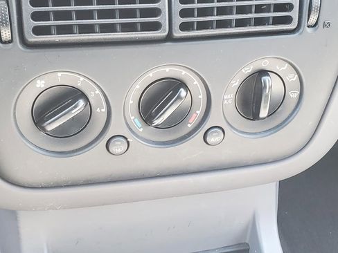 Used 2002 Ford Explorer XLT image 28