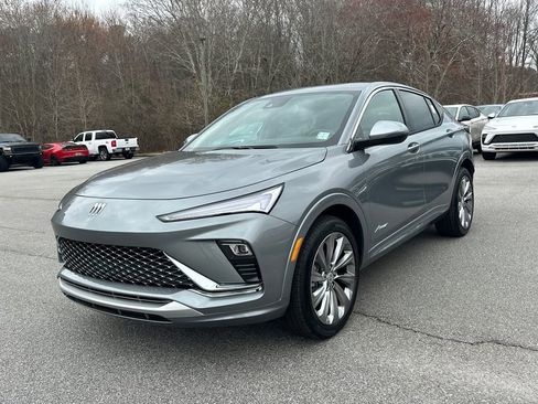 New 2026 Buick Envista Avenir image 2