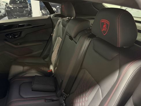 Used 2025 Lamborghini Urus SE AWD/4WD image 70