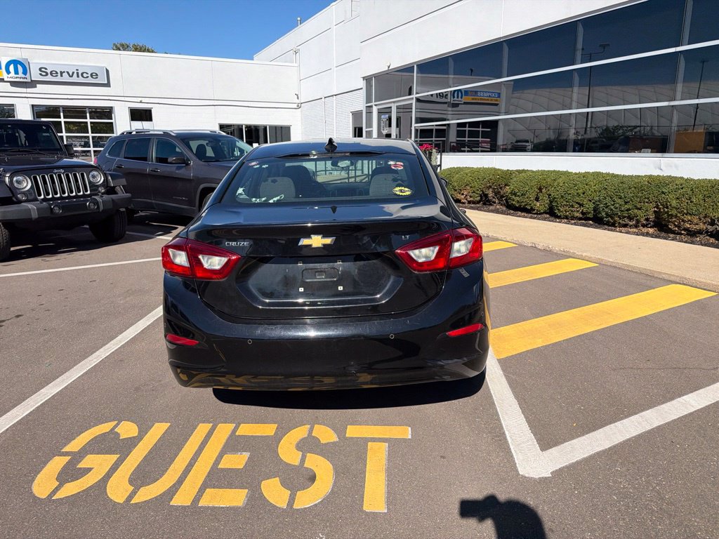 Used 2019 Chevrolet Cruze LT w/ Convenience Package FWD image 12