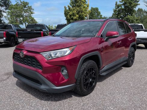 Used 2021 Toyota RAV4 XLE w/ Convenience Package FWD image 2