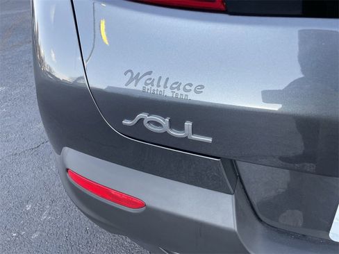 Used 2020 Kia Soul LX image 6