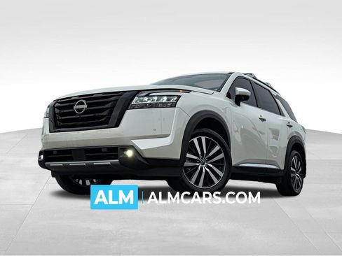 Used 2024 Nissan Pathfinder Platinum w/ Black Appearance Package FWD image 1