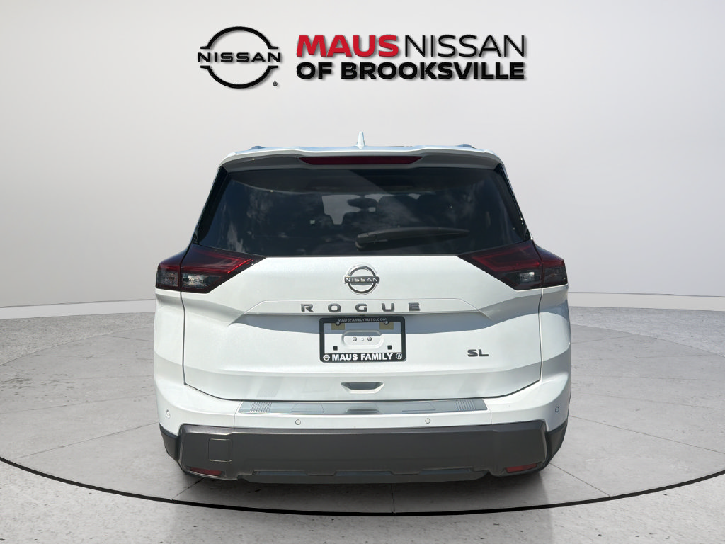Certified 2025 Nissan Rogue SL w/ SL Premium Package FWD image 9