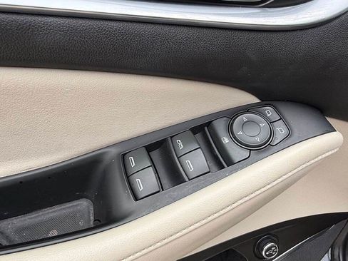 Used 2019 Buick Enclave Essence FWD image 37