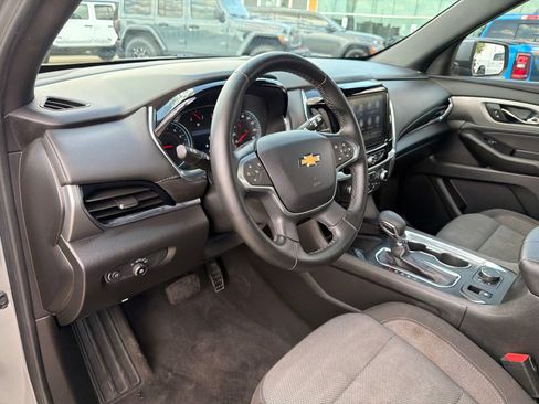 Used 2023 Chevrolet Traverse LT FWD image 12
