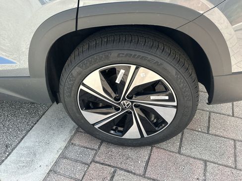 New 2026 Volkswagen Taos SE AWD/4WD image 11