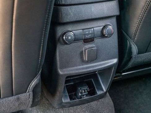 Used 2018 Ford Explorer XLT w/ Equipment Group 202A image 37