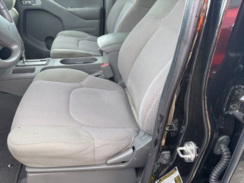 Used 2019 Nissan Frontier SV RWD image 9