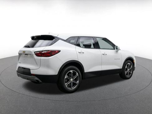 Used 2026 Chevrolet Blazer LT FWD image 7