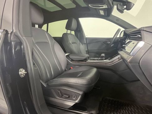 Used 2019 Audi Q8 Prestige AWD/4WD image 16
