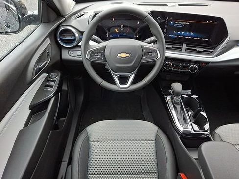 New 2026 Chevrolet Trax LT w/ Driver Confidence Package image 7