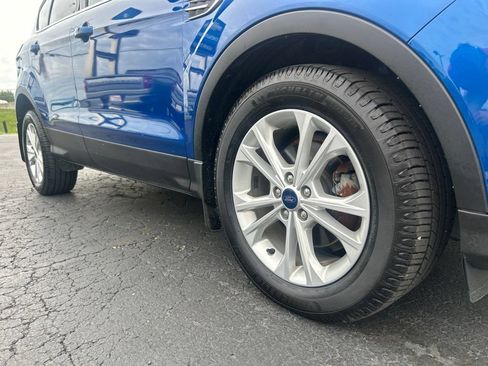 Used 2018 Ford Escape SE w/ Ford Safe & Smart Package FWD image 11