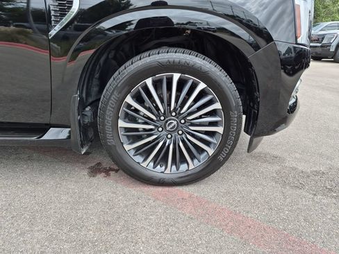Used 2025 Nissan Armada Platinum Reserve AWD/4WD image 16