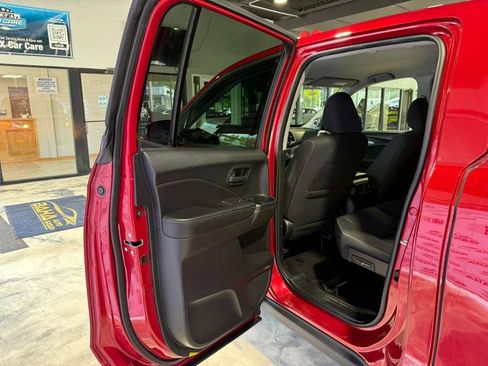 Used 2025 Honda Ridgeline Sport image 37