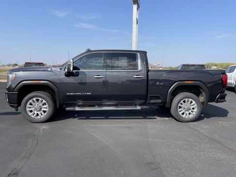 Used 2021 GMC Sierra 2500 Denali w/ Denali Ultimate Package image 2