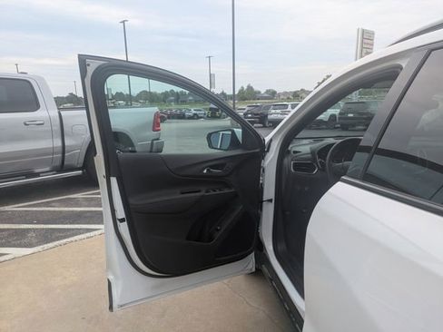 Used 2023 Chevrolet Equinox RS image 10