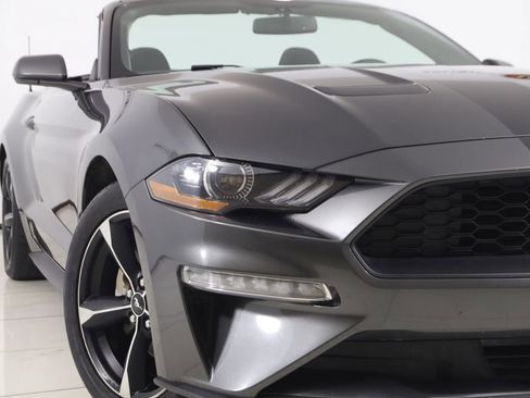 Used 2020 Ford Mustang Convertible RWD image 16