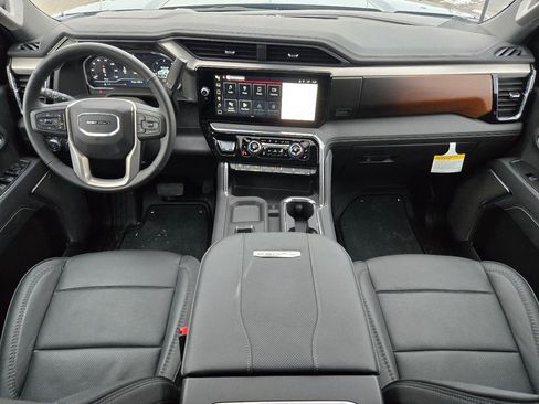 New 2025 GMC Sierra 2500 Denali w/ Denali Reserve Package image 3