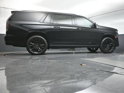 Used 2022 Cadillac Escalade ESV Sport Platinum AWD/4WD image 38