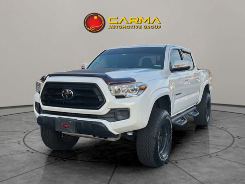 Used 2020 Toyota Tacoma SR image 1