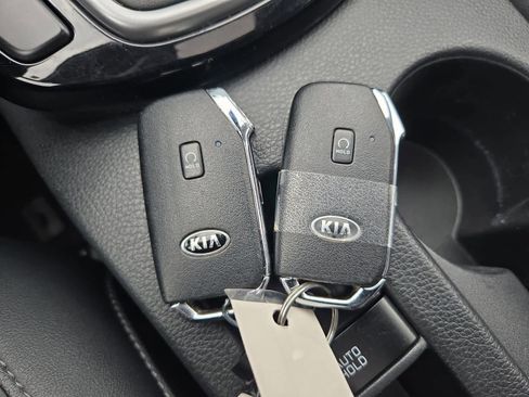 Used 2021 Kia Seltos SX w/ SX Sunroof Package image 37