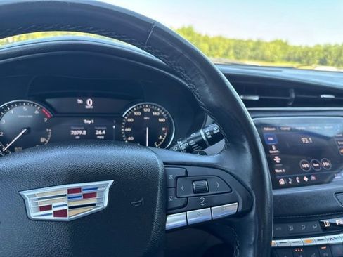 Used 2022 Cadillac XT4 Premium Luxury w/ Enhanced Visibility Package FWD image 15