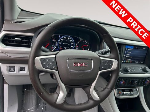 Used 2023 GMC Acadia SLT w/ Technology Package image 12