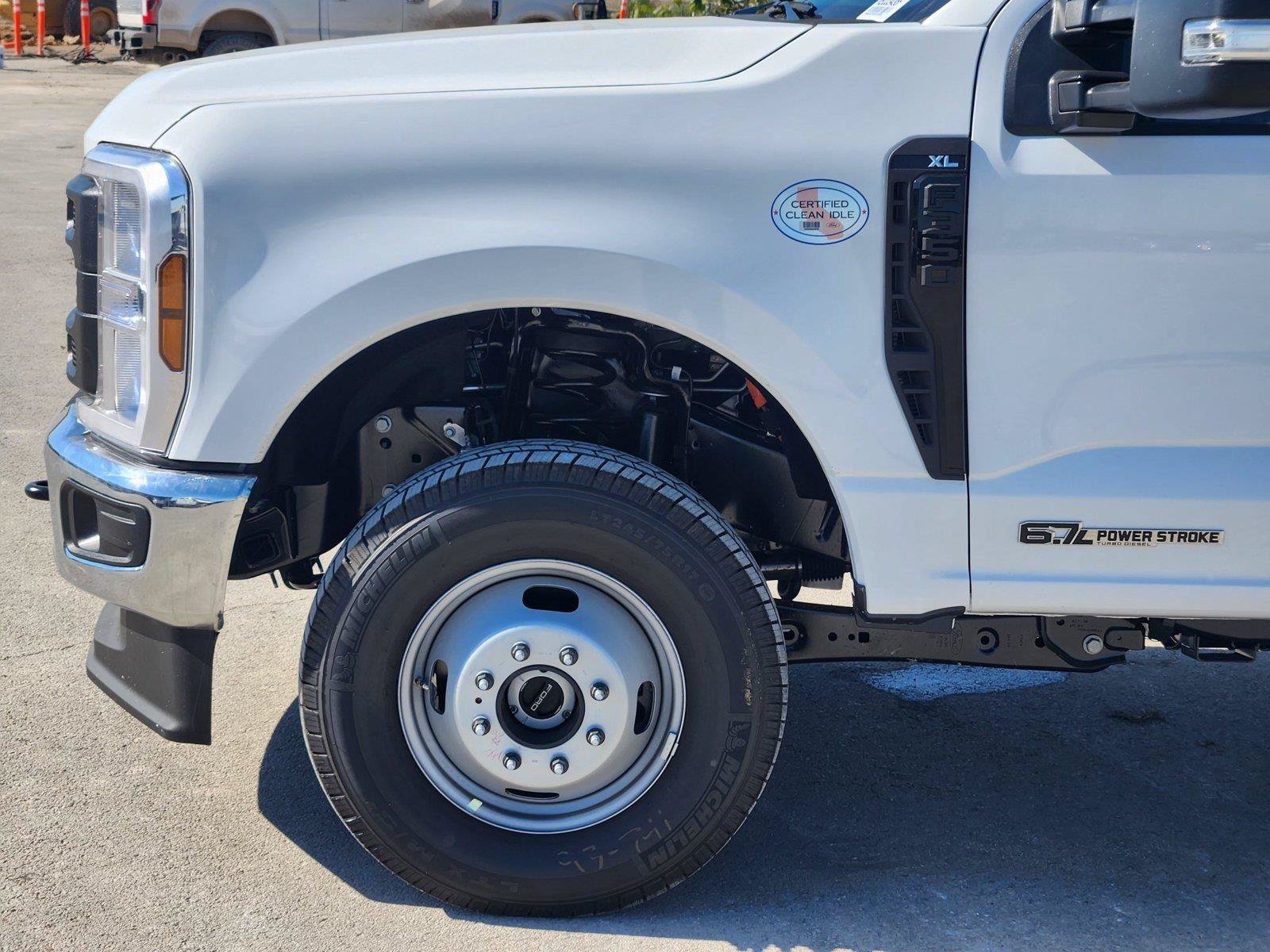 New 2027 Ford F350 XL w/ XL Chrome Package AWD/4WD image 6