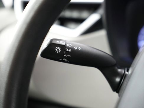 Used 2020 Toyota Corolla LE image 14