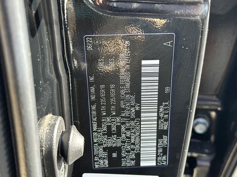 Used 2022 Toyota Highlander XLE AWD/4WD image 29